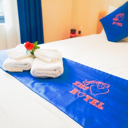 HIKARI KIS'S Hotel Tân Bình Thành Pho Ho Chí Minh Esterno foto
